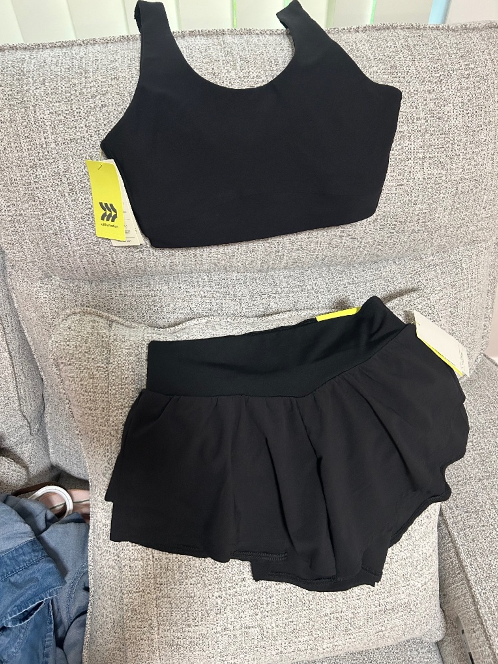 Set Deportivo All In Motion Negro – Top XS / Short M (Nuevo con Etiqueta)